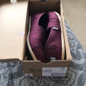 Red Mahogany Toms Size 7.5W